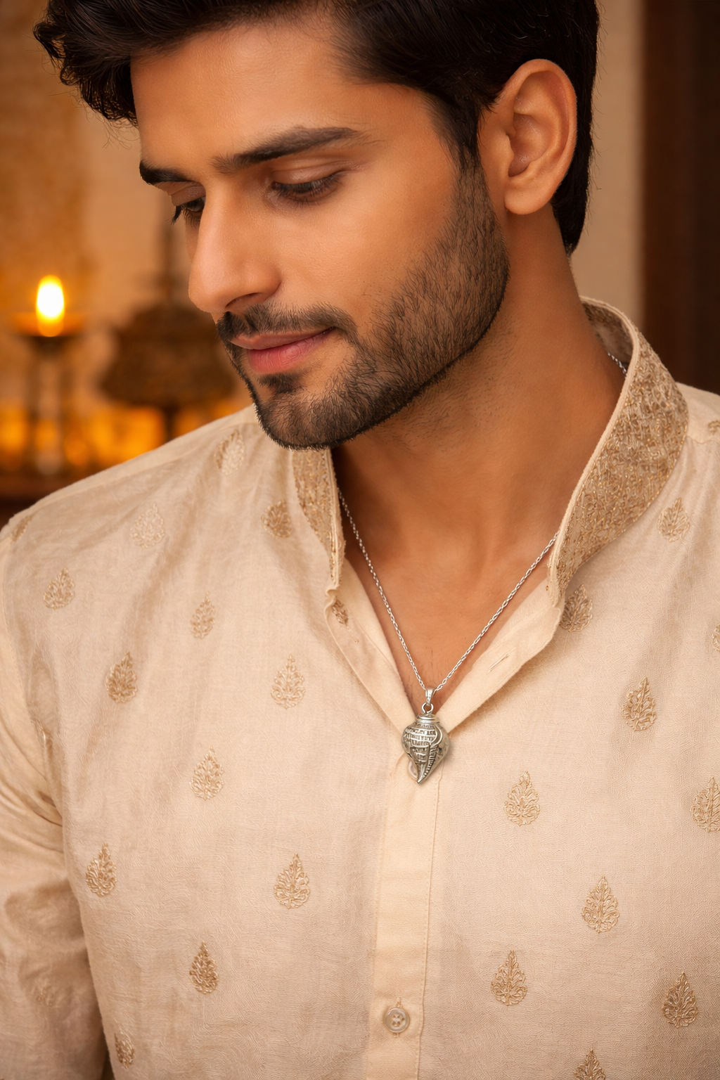 Shri Krishna Mantra Raksha Kavach Shankh (With Chain)